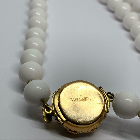 Vintage long White acrylic Beaded Necklace Made in Austria - Picture 5 of 5